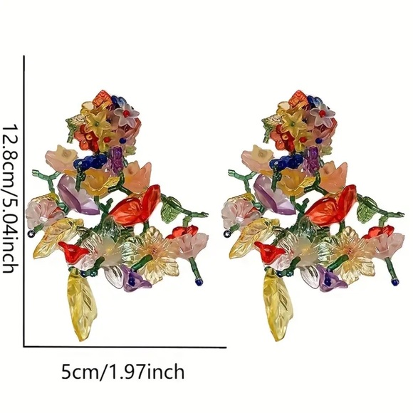 Exaggerated Flower Vine Design Dangle Earrings - Picture 4 of 4